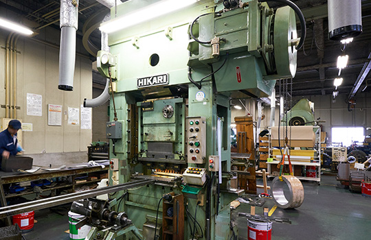 Fast automatic punching press